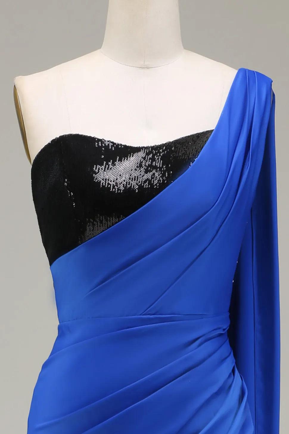 Royal Blue Um Ombro Cetim e Sereia de Lantejoulas Vestido de baile plissado com fenda