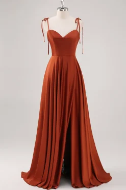Rust plissado uma linha espaguete alças vestido de dama de honra com fenda