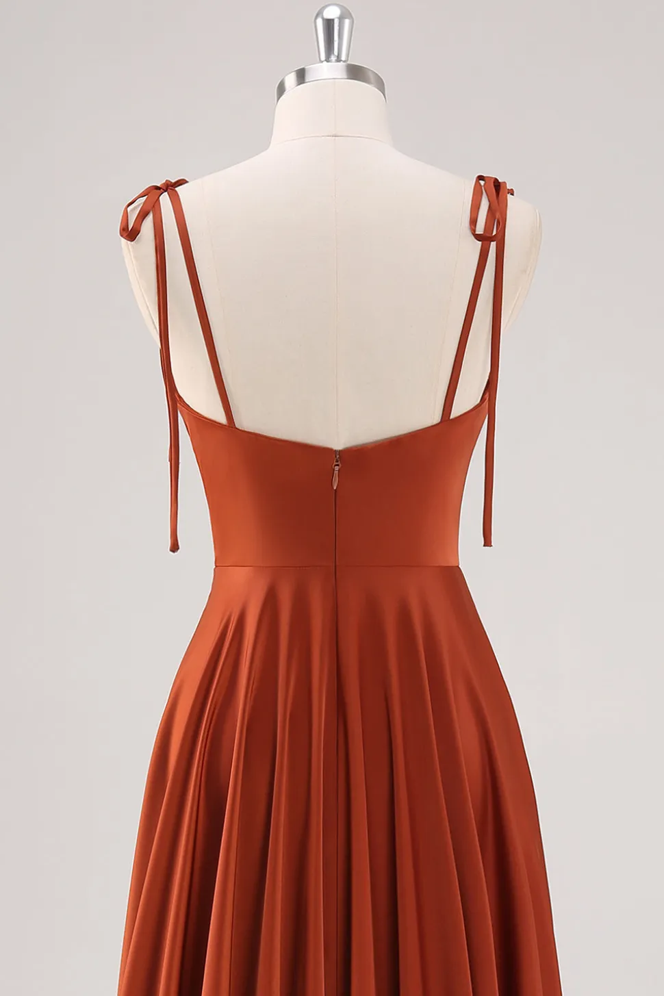 Rust plissado uma linha espaguete alças vestido de dama de honra com fenda