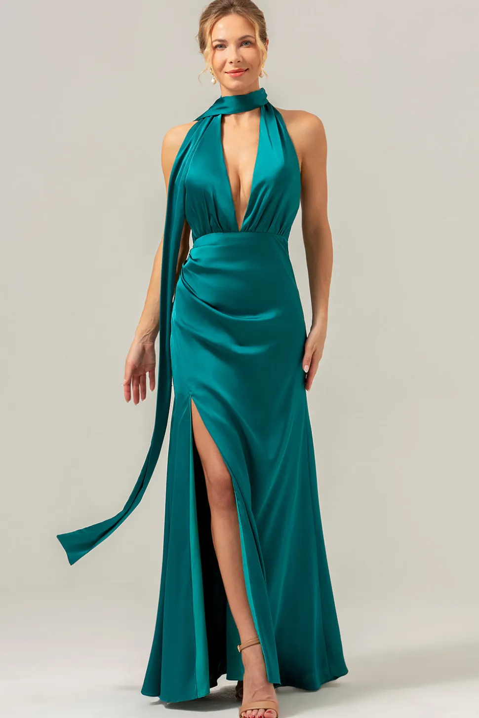 Sage bainha de flor branca V-neck backless longo vestido de dama de honra com fenda