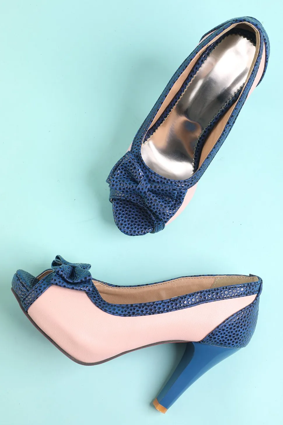 Saltos altos com Bowknot