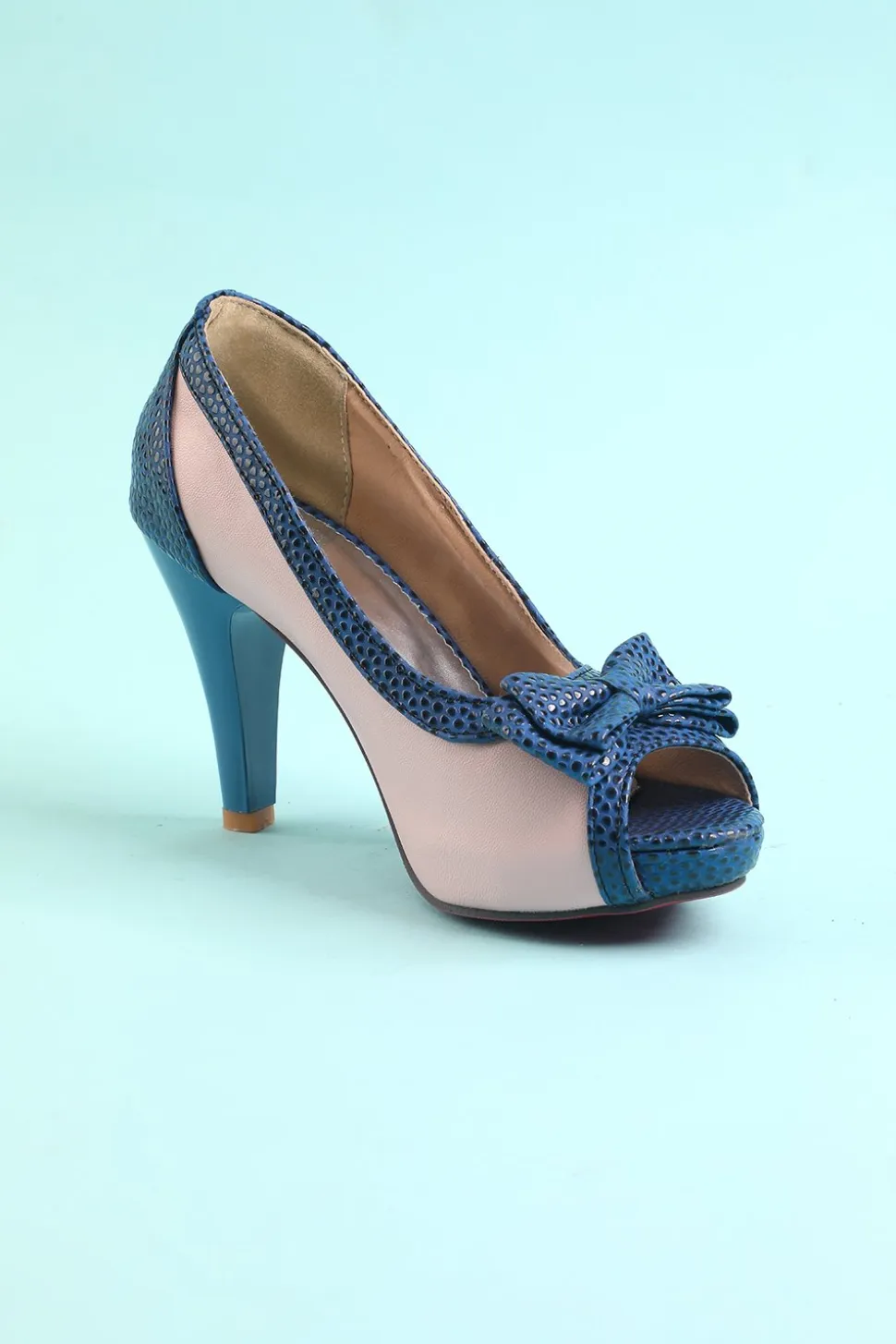 Saltos altos com Bowknot