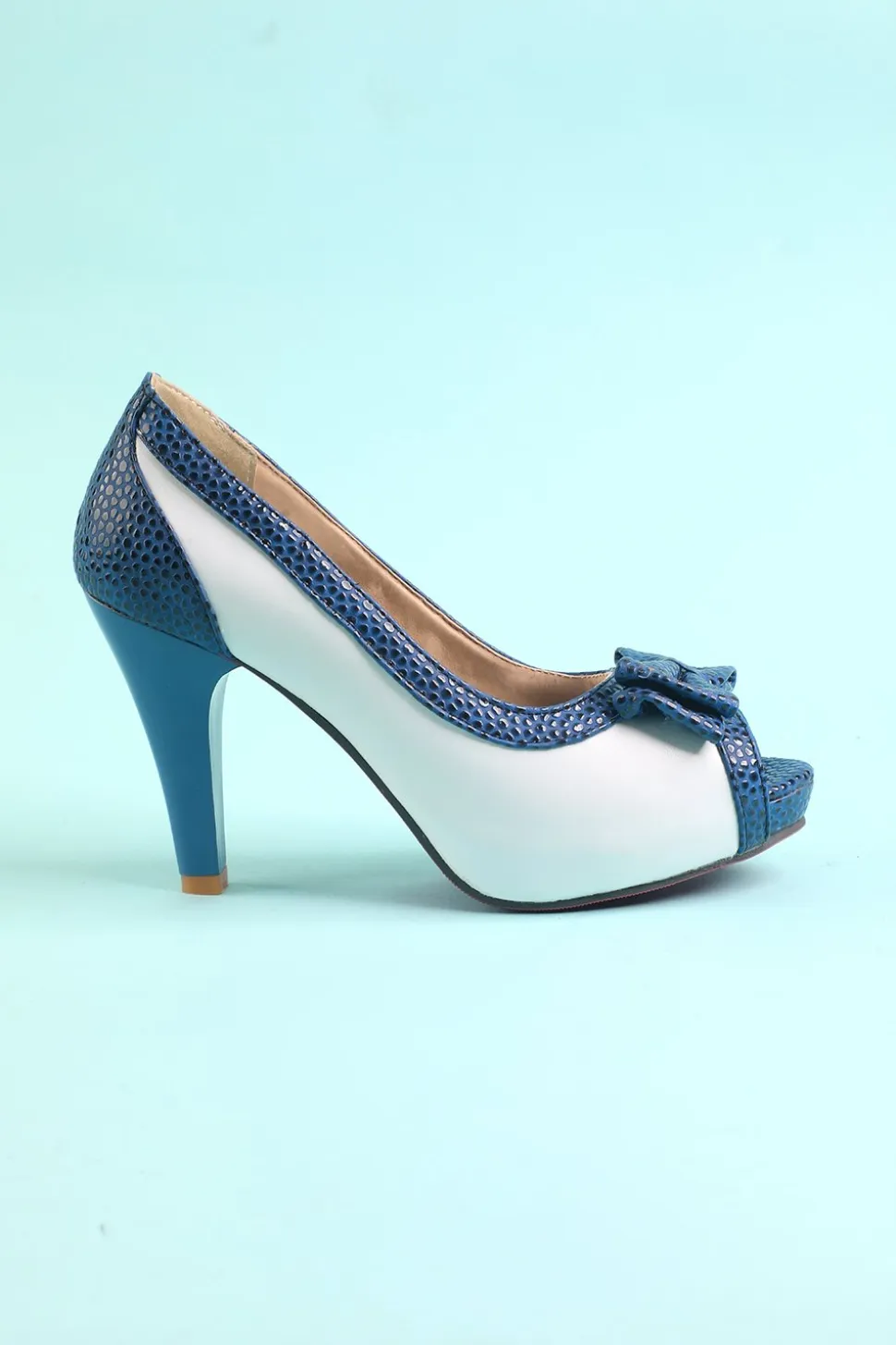 Saltos altos com Bowknot