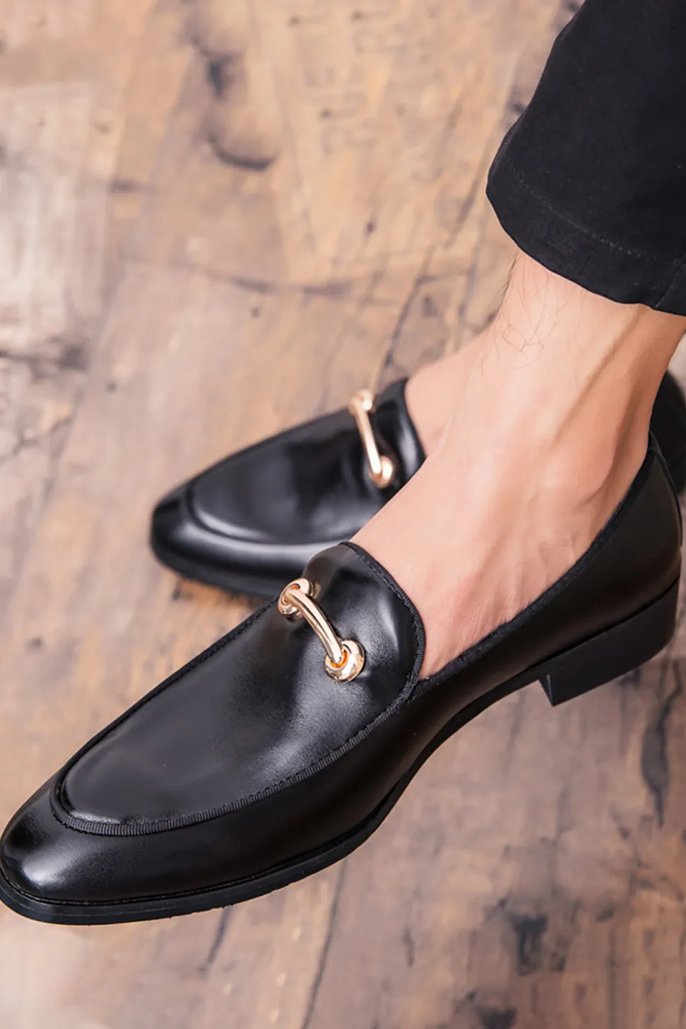 Sapatos de homens casuais de couro preto