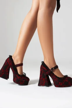 Sapatos de salto de bloco de plataforma de dedo fechado preto