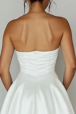 Sem Alças Linha-A Cetim Assimétrico Curto/Mini Vestidinho Branco