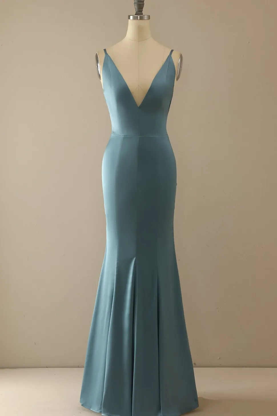 Sereia Azul V Long Neck Prom Dress