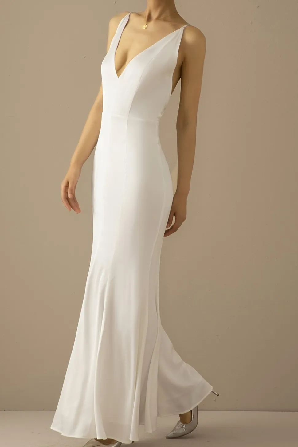 Sereia Azul V Long Neck Prom Dress