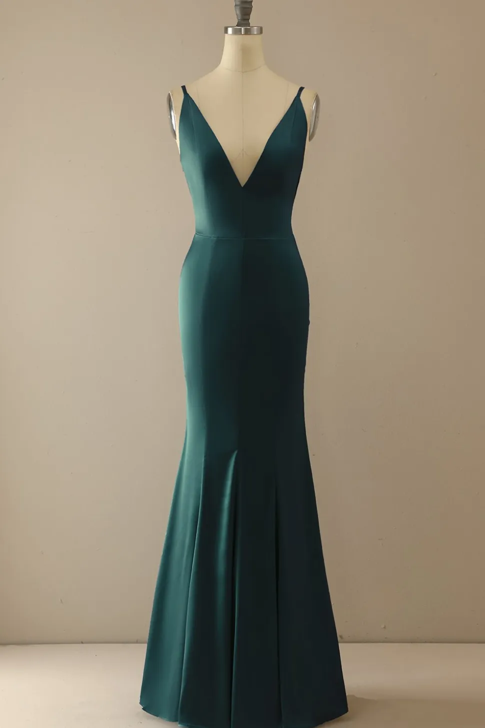 Sereia Azul V Long Neck Prom Dress
