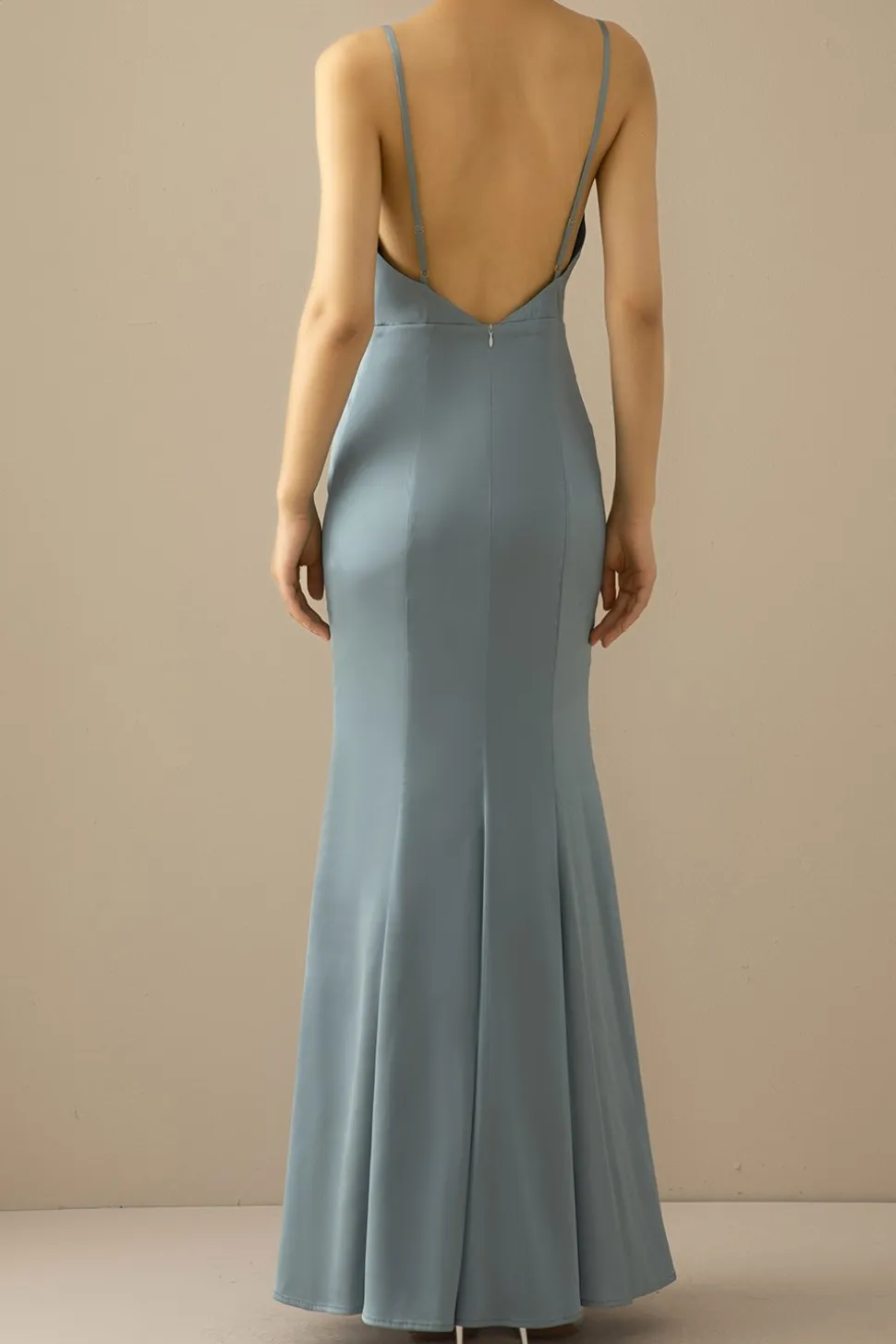 Sereia Azul V Long Neck Prom Dress