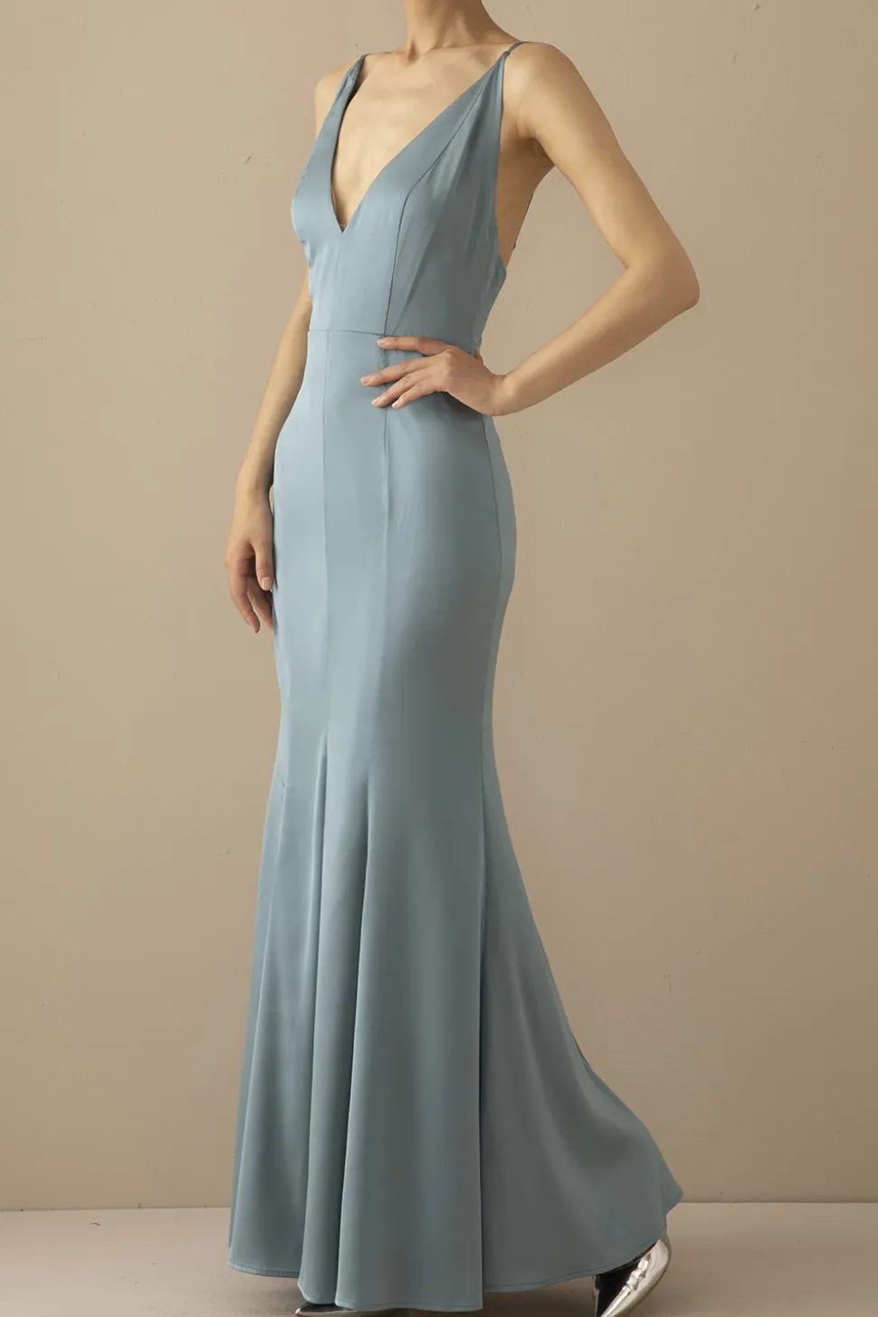 Sereia Azul V Long Neck Prom Dress