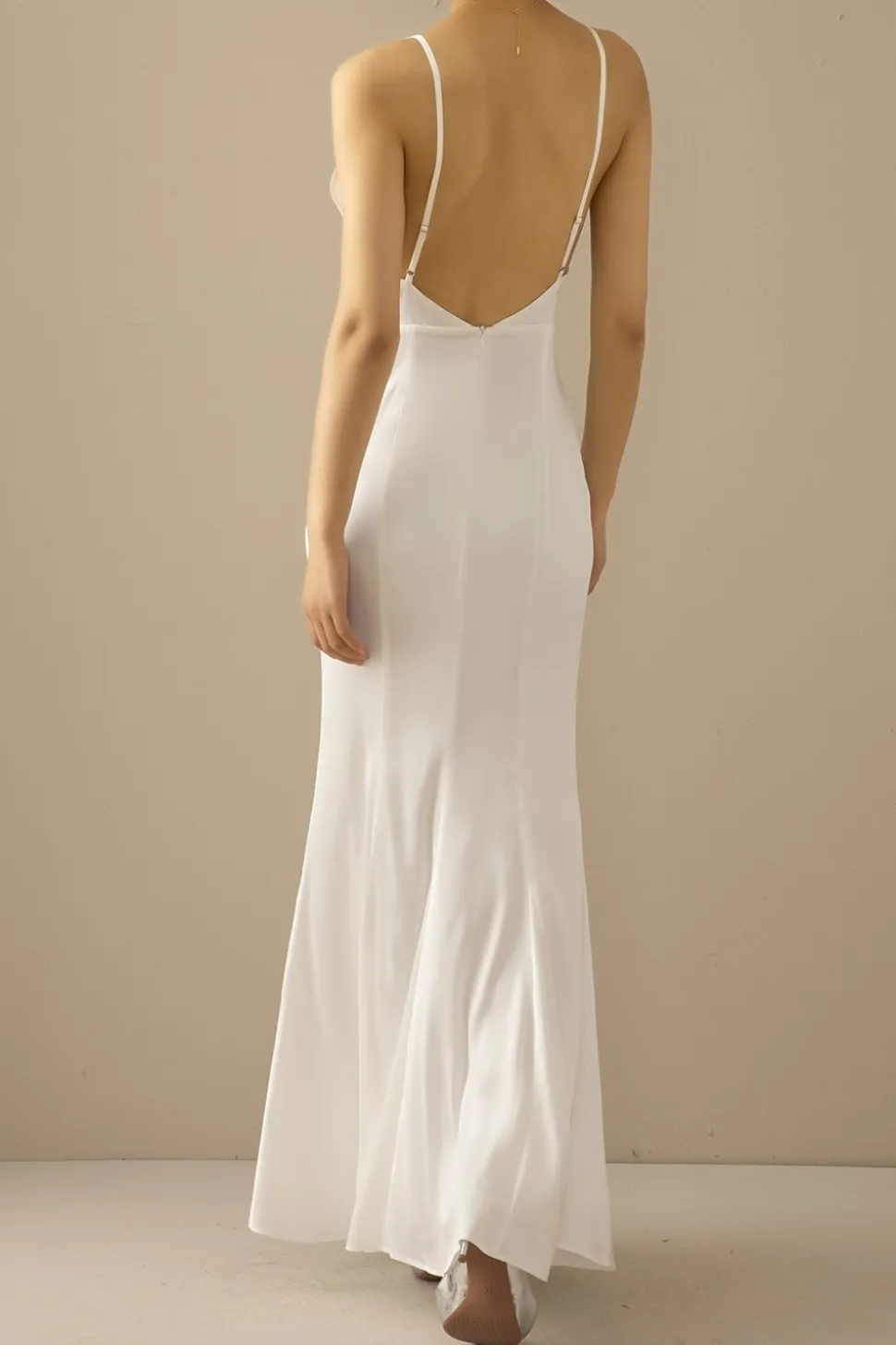 Sereia Azul V Long Neck Prom Dress
