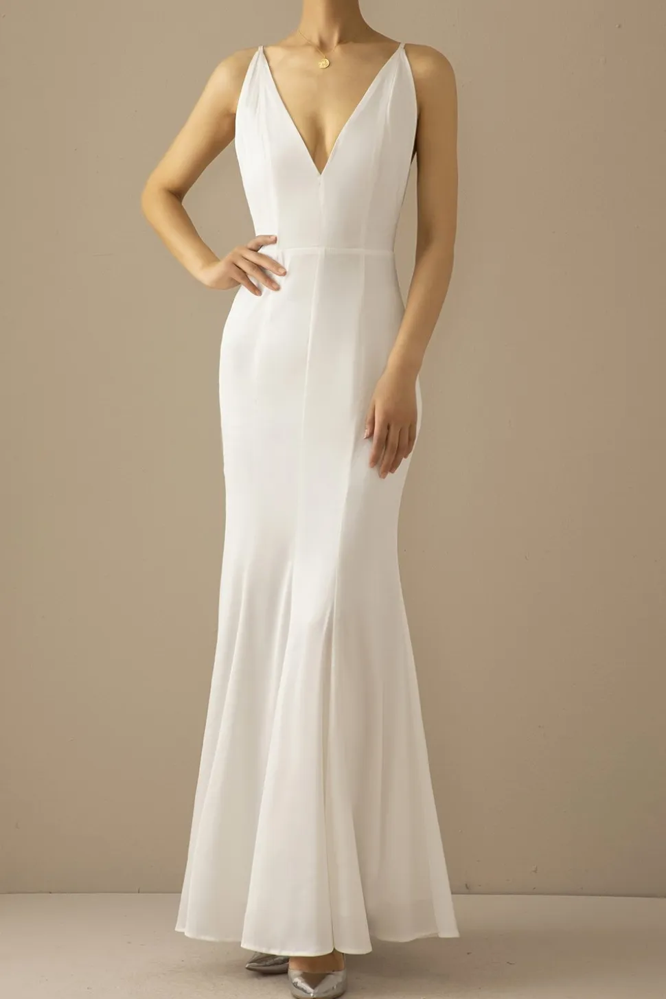 Sereia Azul V Long Neck Prom Dress