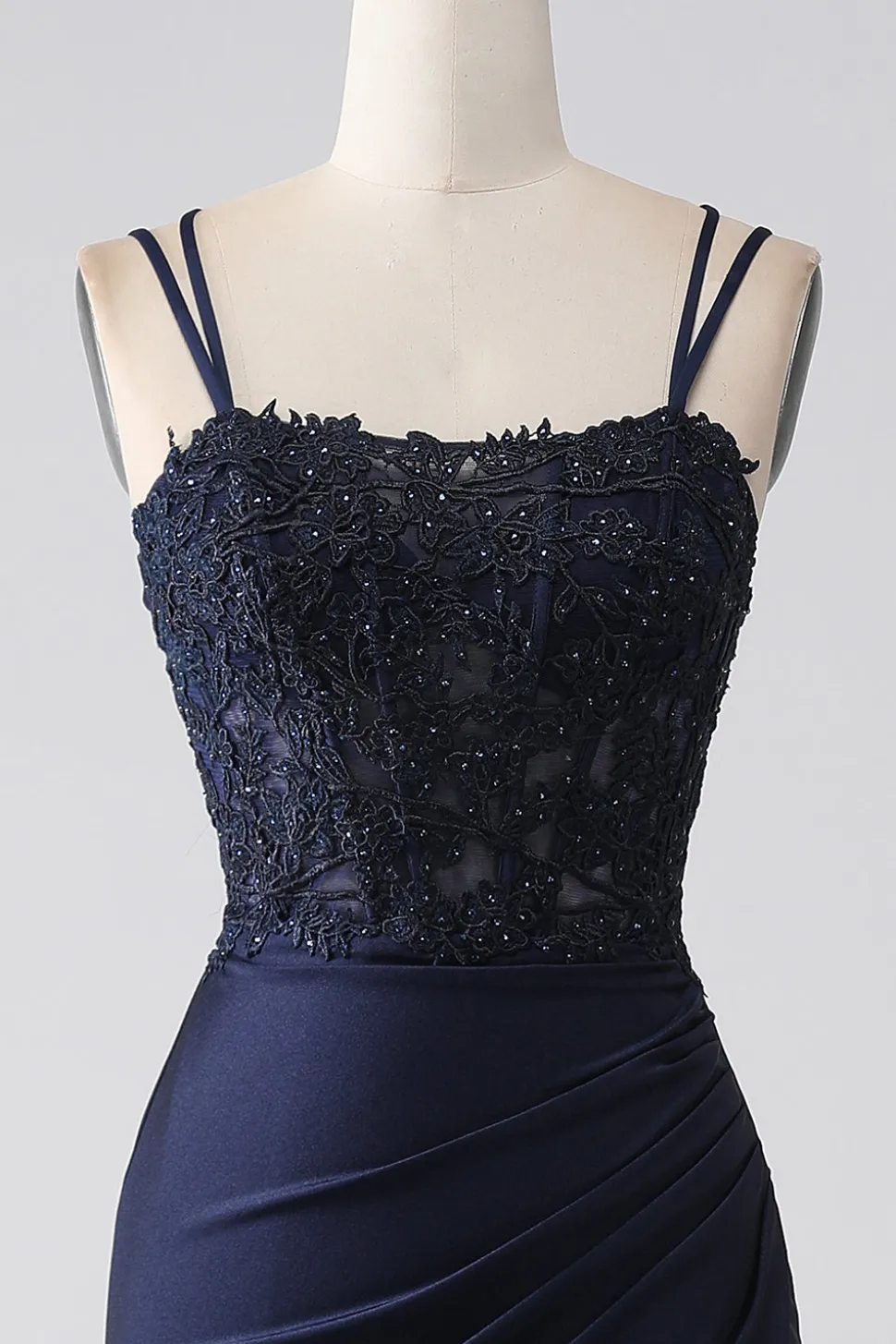 Sereia Beaded Navy Prom Dress com Folhos