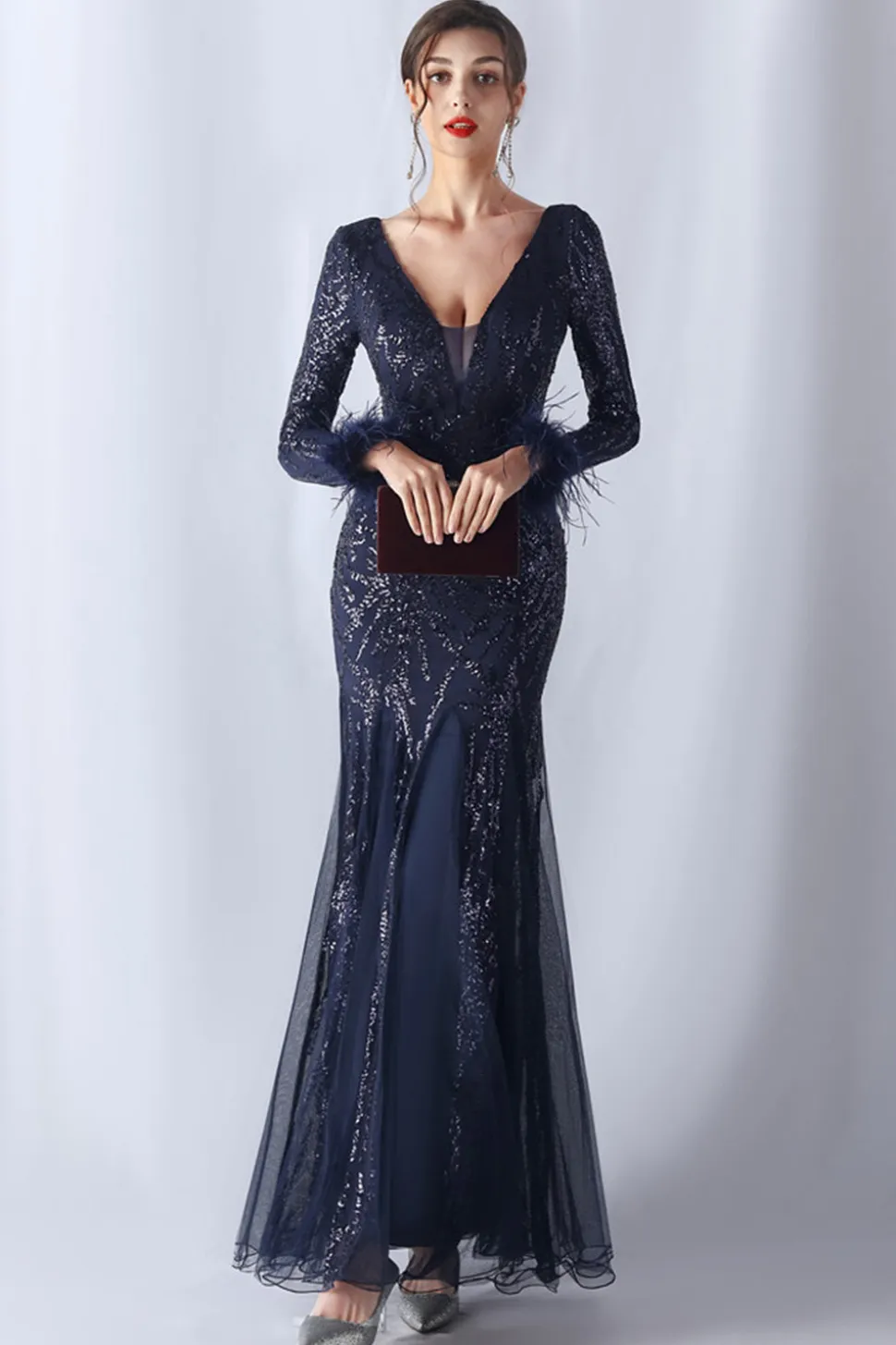Sereia brilhante Borgonha emplumada mãe de vestido de noiva com mangas compridas
