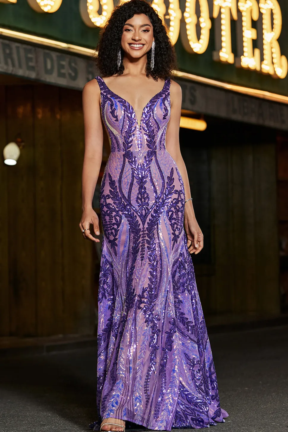 Sereia brilhante V pescoço roxo escuro Sequins longo vestido de baile com costas abertas