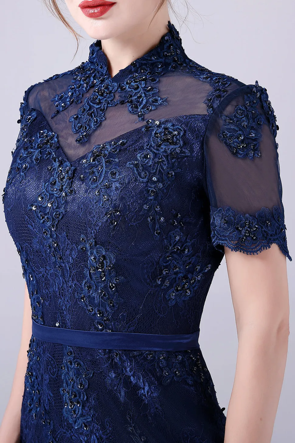 Sereia da Marinha frisada na altura do joelho da mãe do vestido da noiva com apliques