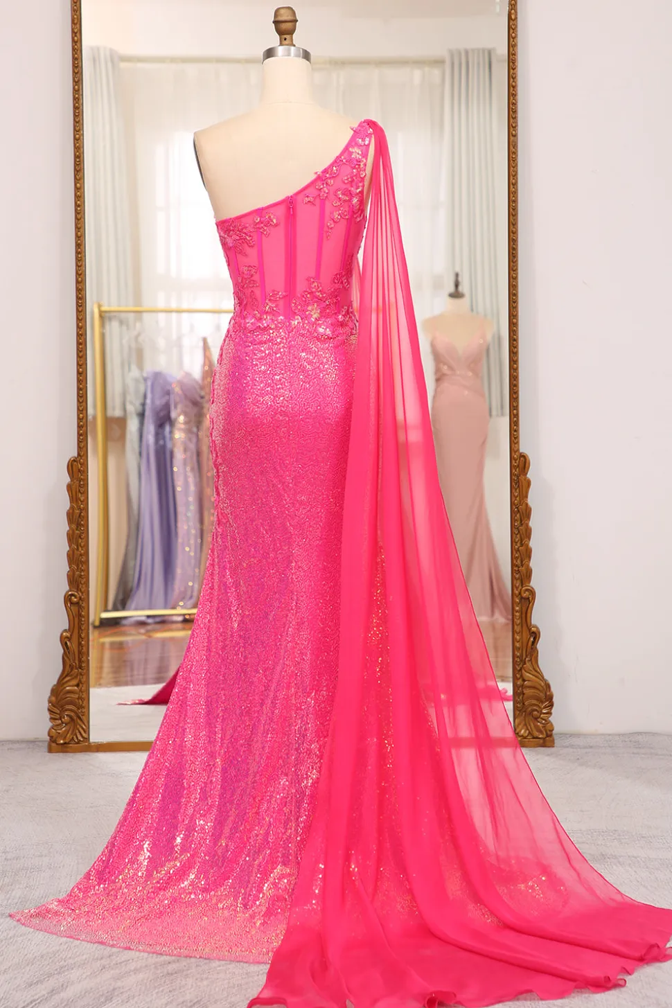 Sereia deslumbrante um ombro Fuchsia Sequins longo vestido de baile com fenda