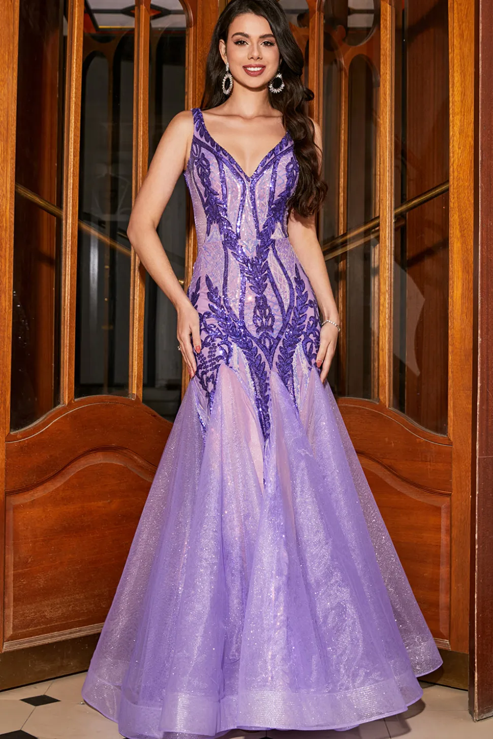 Sereia V deslumbrante pescoço roxo Sequins longo vestido de baile com costas abertas