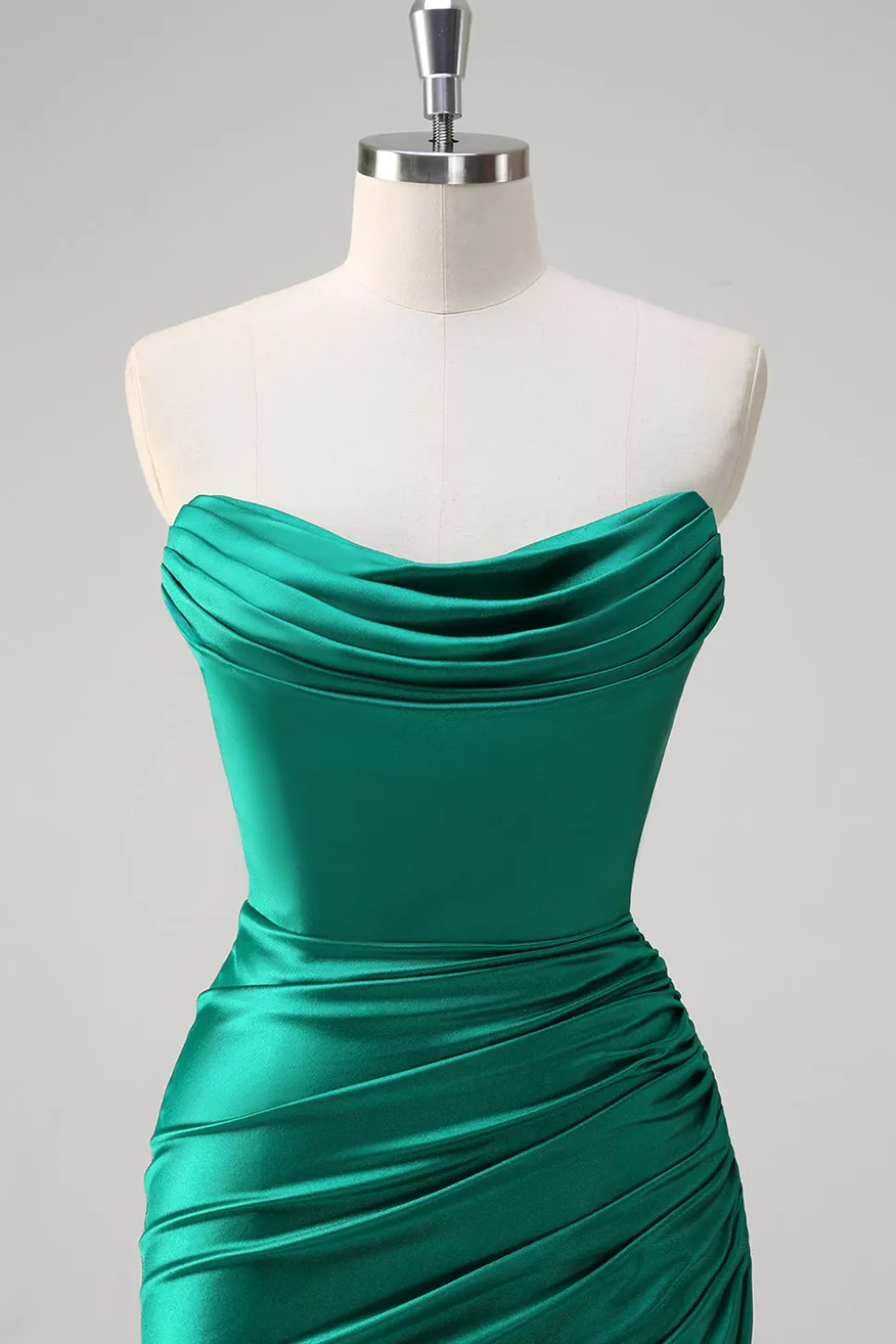 Sereia Verde Strapless cetim Ruched longo vestido de baile com fenda