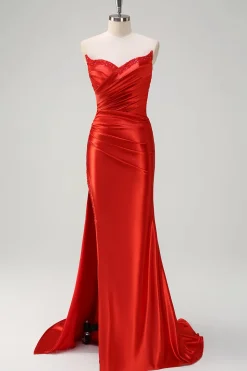 Sereia Vermelha Cetim Strapless plissado lantejoulas longo vestido de baile com fenda