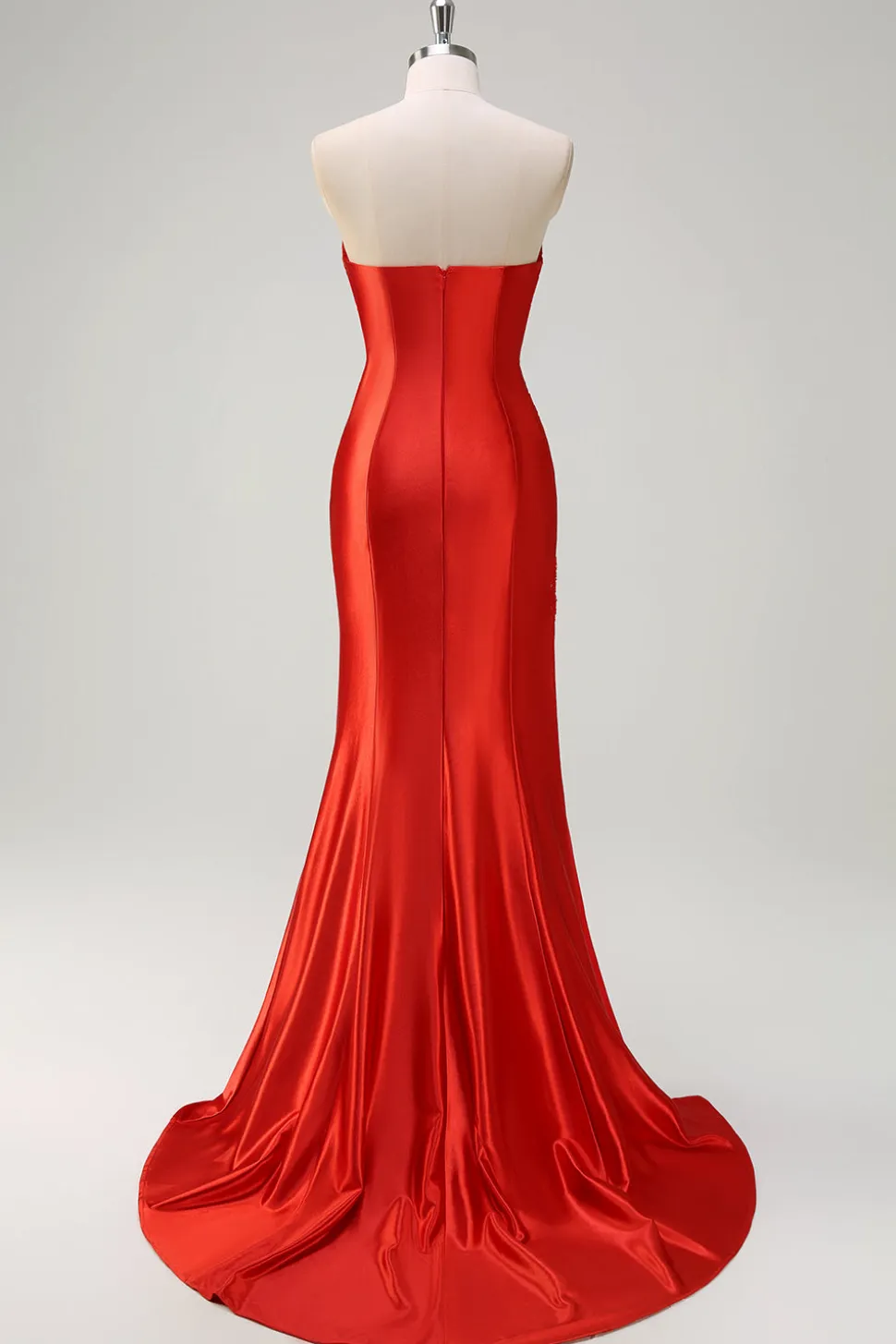 Sereia Vermelha Cetim Strapless plissado lantejoulas longo vestido de baile com fenda