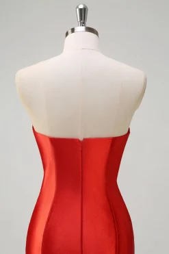 Sereia Vermelha Cetim Strapless plissado lantejoulas longo vestido de baile com fenda