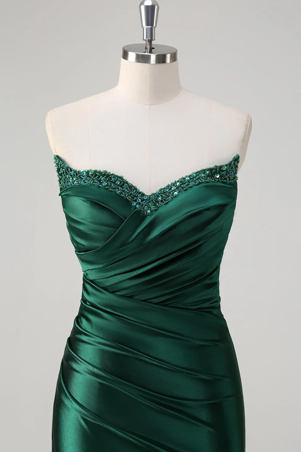 Sereia Vermelha Cetim Strapless plissado lantejoulas longo vestido de baile com fenda