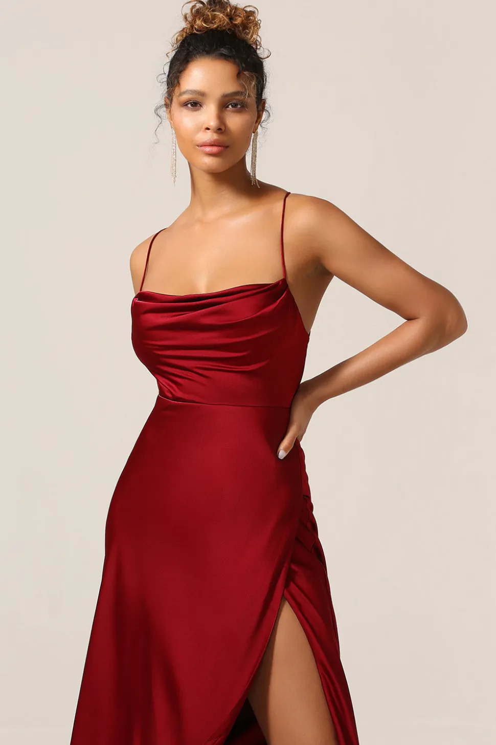 Simples Uma Linha Lace-Up Back Borgonha Vestido Longo Madrinha com Criss Cross Back