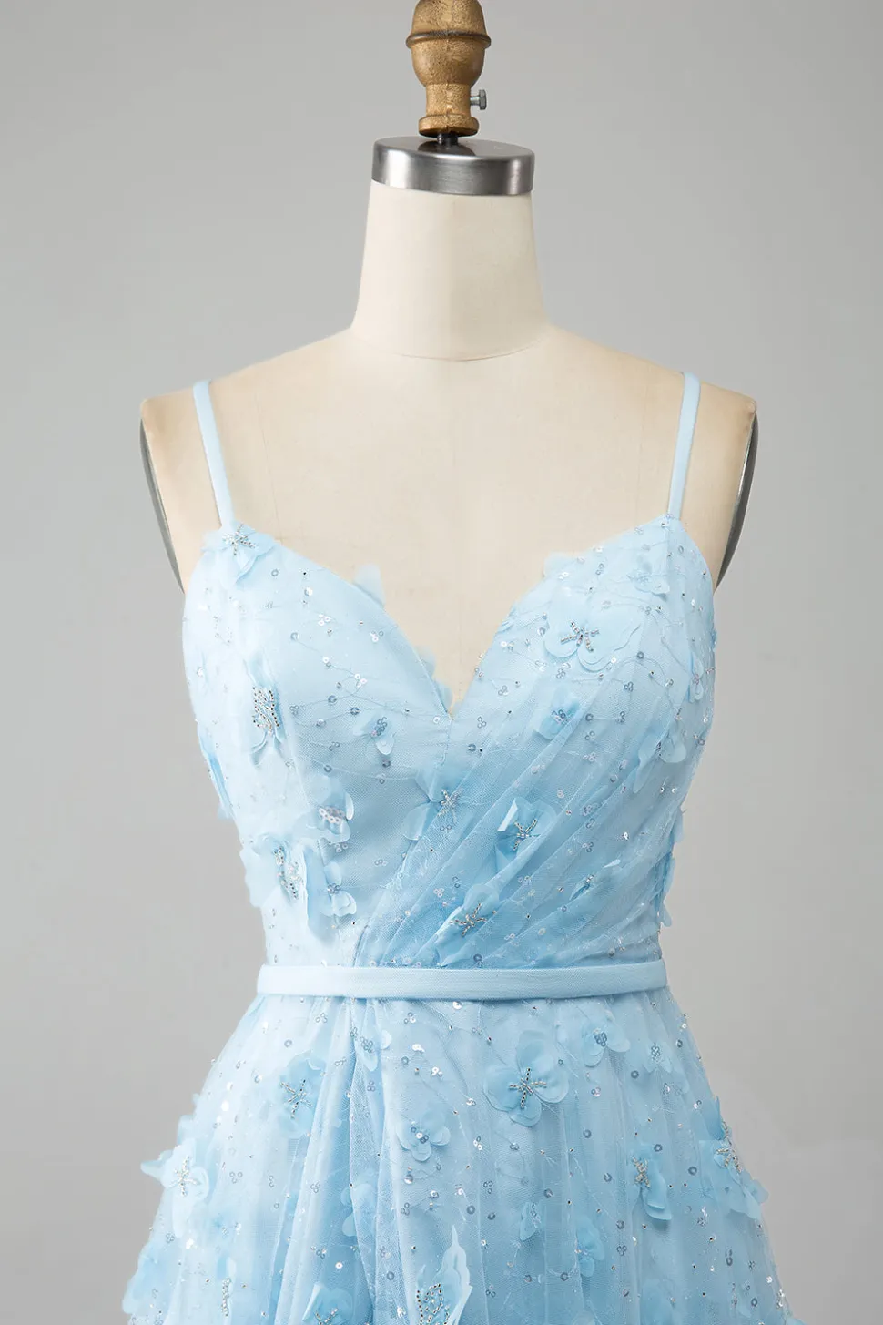 Sky Blue A Line Spaghetti Straps Vestido de baile de formatura com contas brilhantes com borboletas 3D