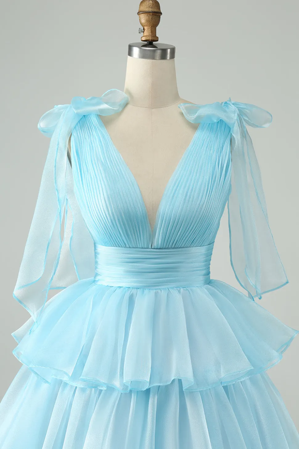 Sky Blue A Line V Neck plissado Tiered Short Homecoming Dress