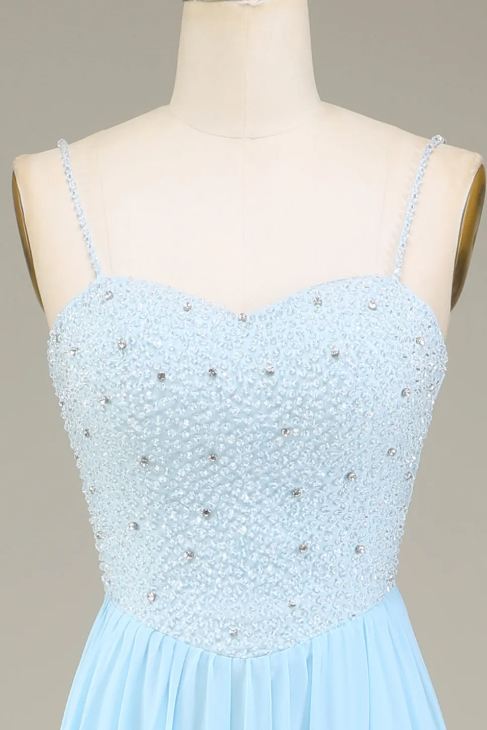 Sky Blue A-Line Espaghetti Correias Chiffon Vestido Longo Madrinha Com Missangas