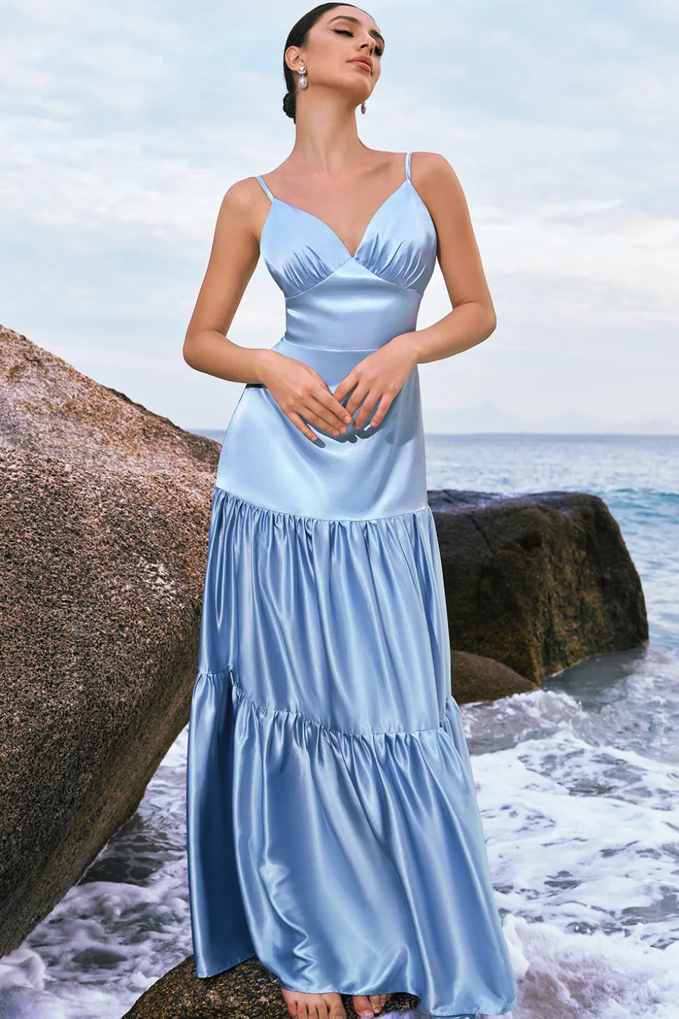 Sky Blue A-Line Esparguete Correias Backless Cetim Long Vestido Madrinha