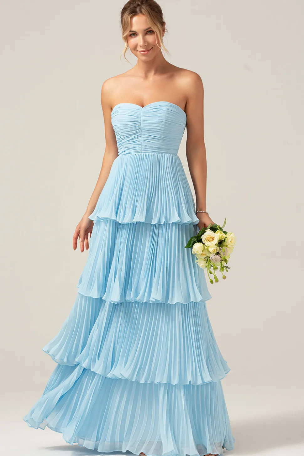 Sky Blue Sweetheart plissado Tiered Long Bridesmaid Dress