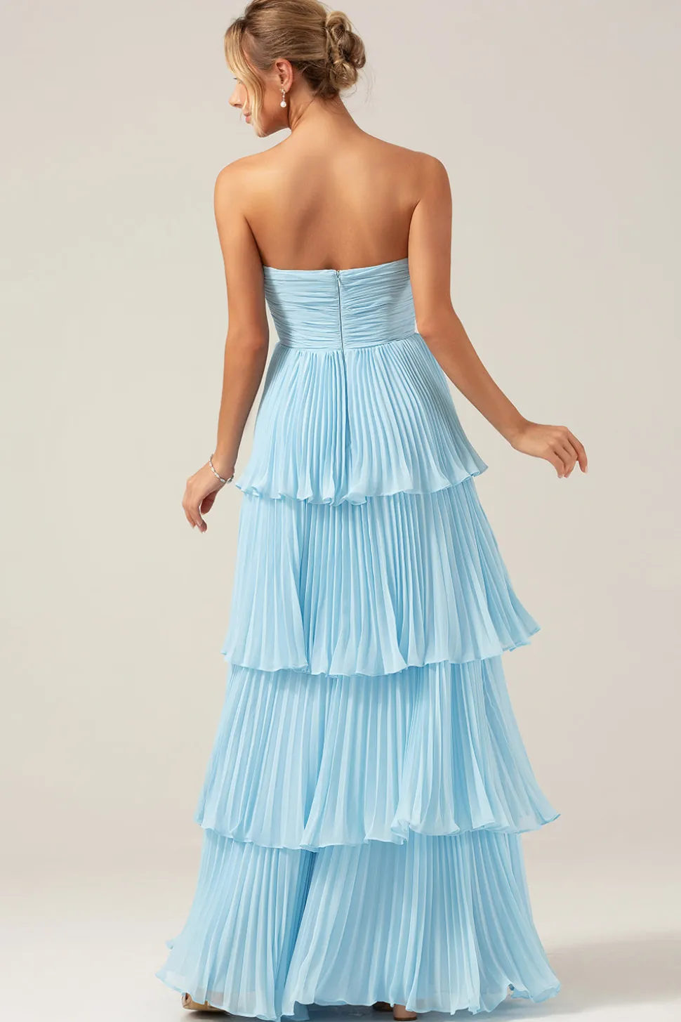 Sky Blue Sweetheart plissado Tiered Long Bridesmaid Dress