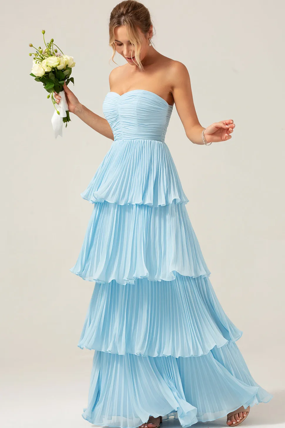 Sky Blue Sweetheart plissado Tiered Long Bridesmaid Dress