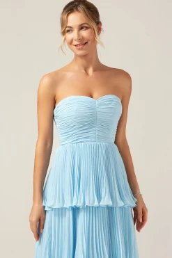 Sky Blue Sweetheart plissado Tiered Long Bridesmaid Dress