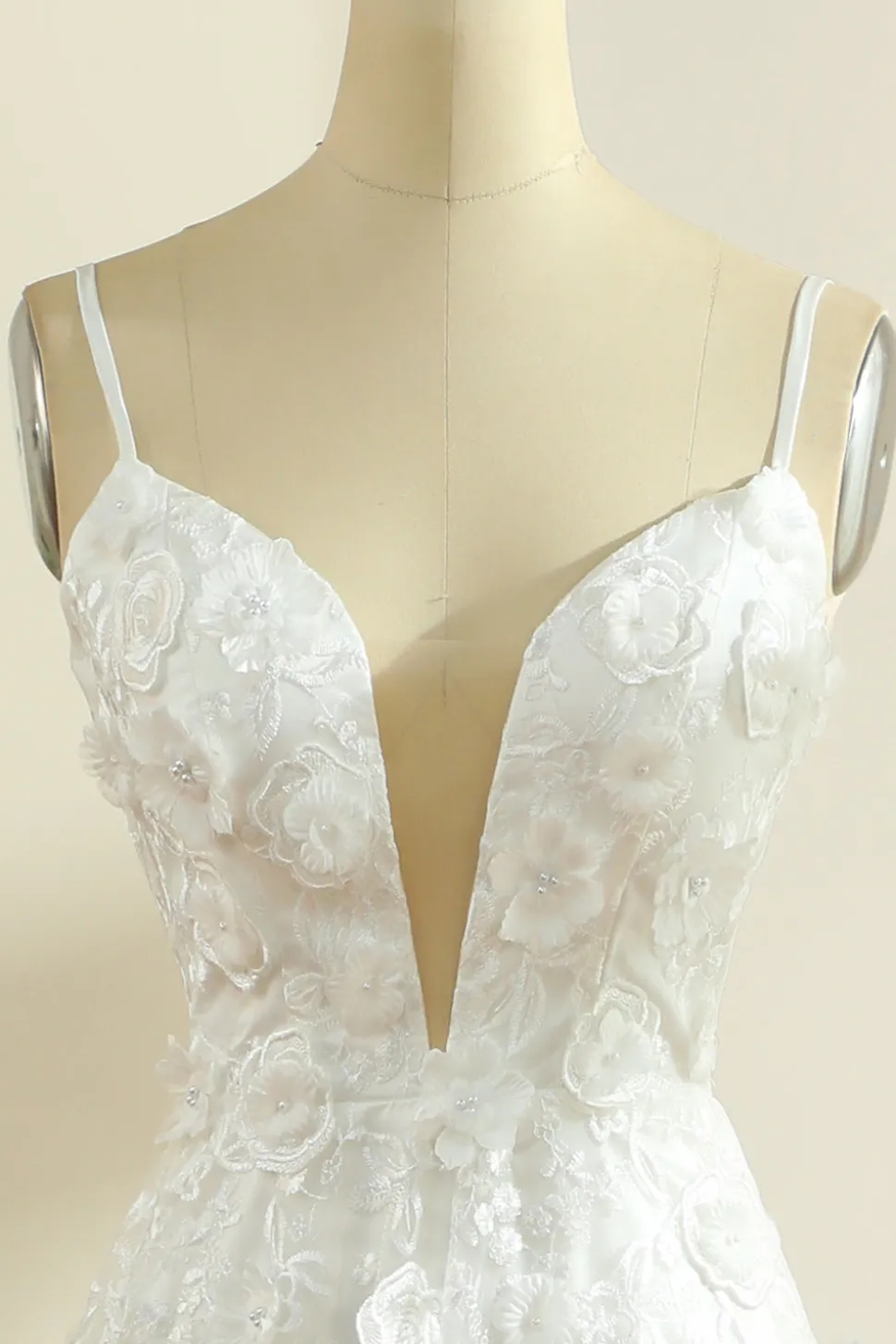 Spaghetti branco tiras vestido de noiva Boho com fenda