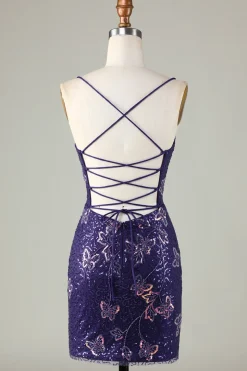 Sparkly Bainha Esparguete Correias Roxo Escuro Vestido Curto Homecoming com Criss Cross Back