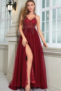 Sparkly Borgonha frisado longo vestido de baile de tule com fenda