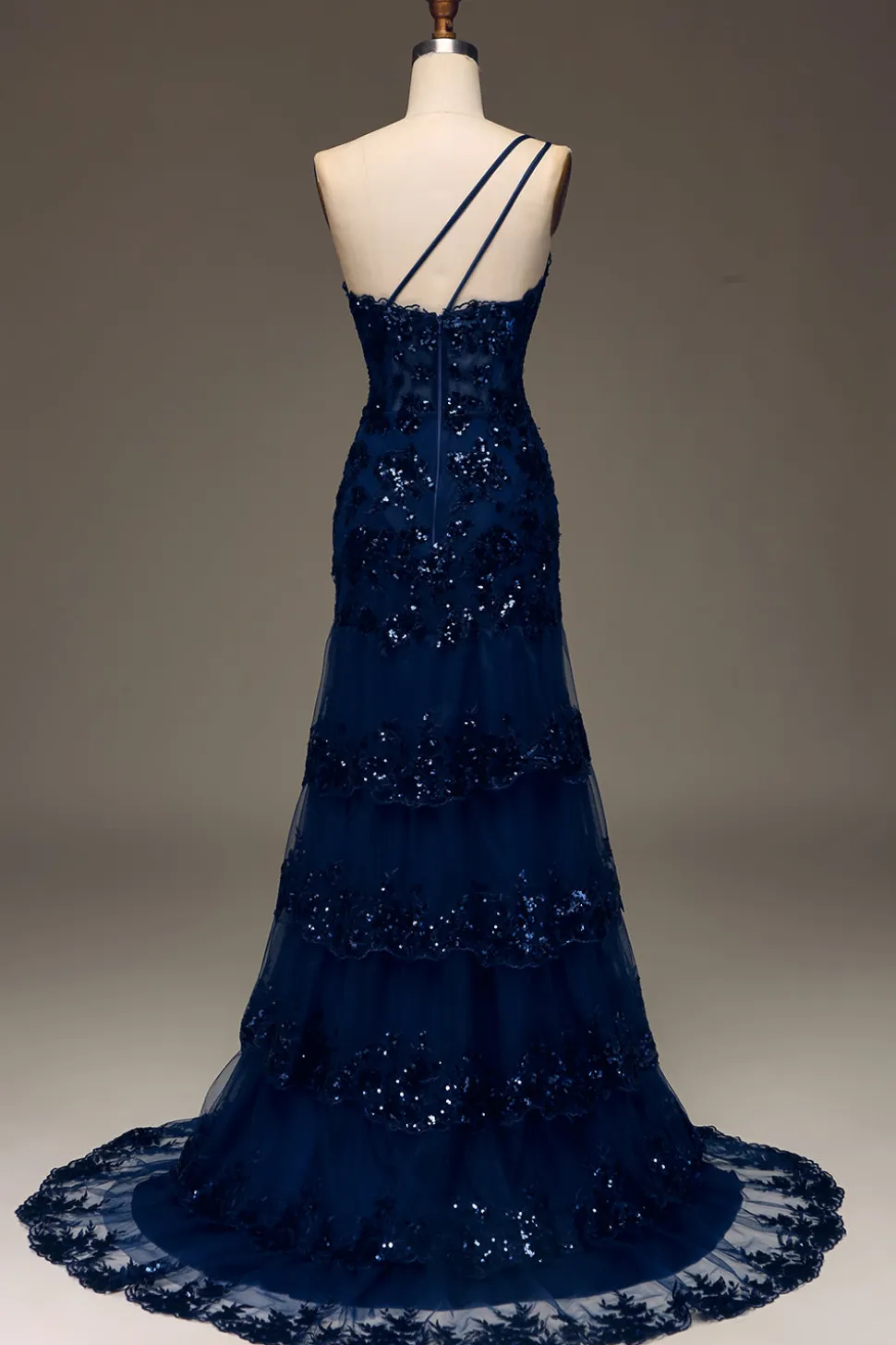 Sparkly Dark Navy Tiered Lace Um ombro longo vestido de baile com fenda