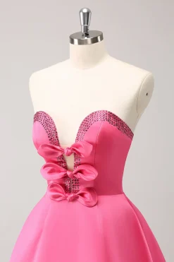 Sparkly Fuchsia A-Line Beaded Vestido Homecoming sem alças com laços