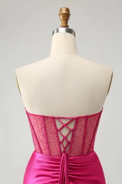 Sparkly Fuchsia Tight Beaded Corset Strapless Homecoming Vestido