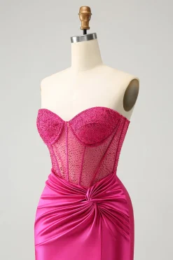 Sparkly Fuchsia Tight Beaded Corset Strapless Homecoming Vestido