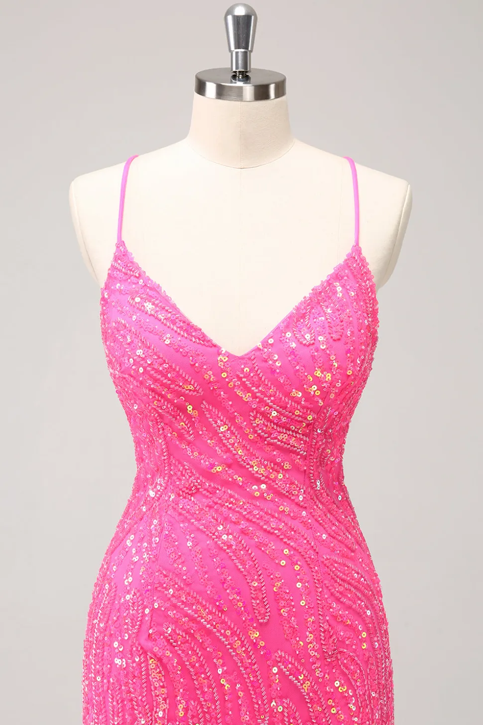 Sparkly Hot Pink Tight Sequins V Neck Homecoming Vestido com franjas