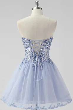 Sparkly Lavanda Strapless Beaded A Line Homecoming Dress com renda para trás
