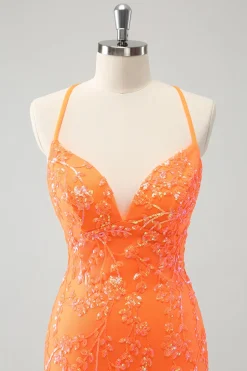 Sparkly Orange Lace-Up Back Tight Short Homecoming Dress com lantejoulas