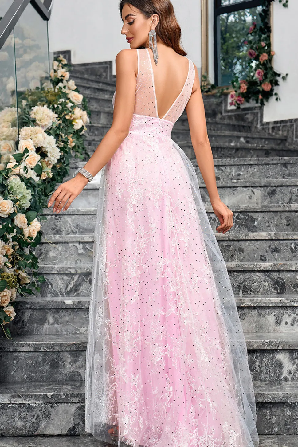 Sparkly Pink Uma Linha V-Neck Prom Dress