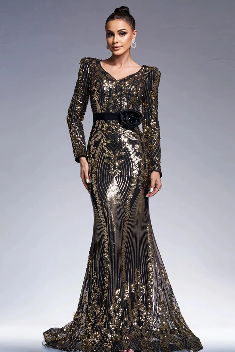 Sparkly Preto Dourado Mangas Longas Bainha Vestido Formal Longo com Bordado de Lantejoulas