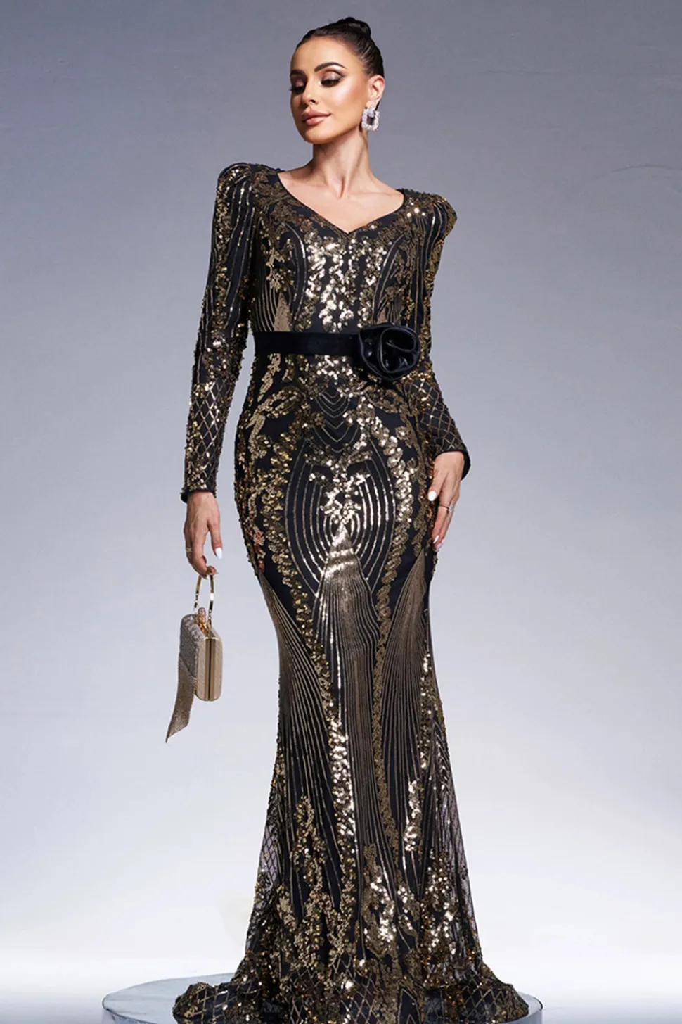 Sparkly Preto Dourado Mangas Longas Bainha Vestido Formal Longo com Bordado de Lantejoulas